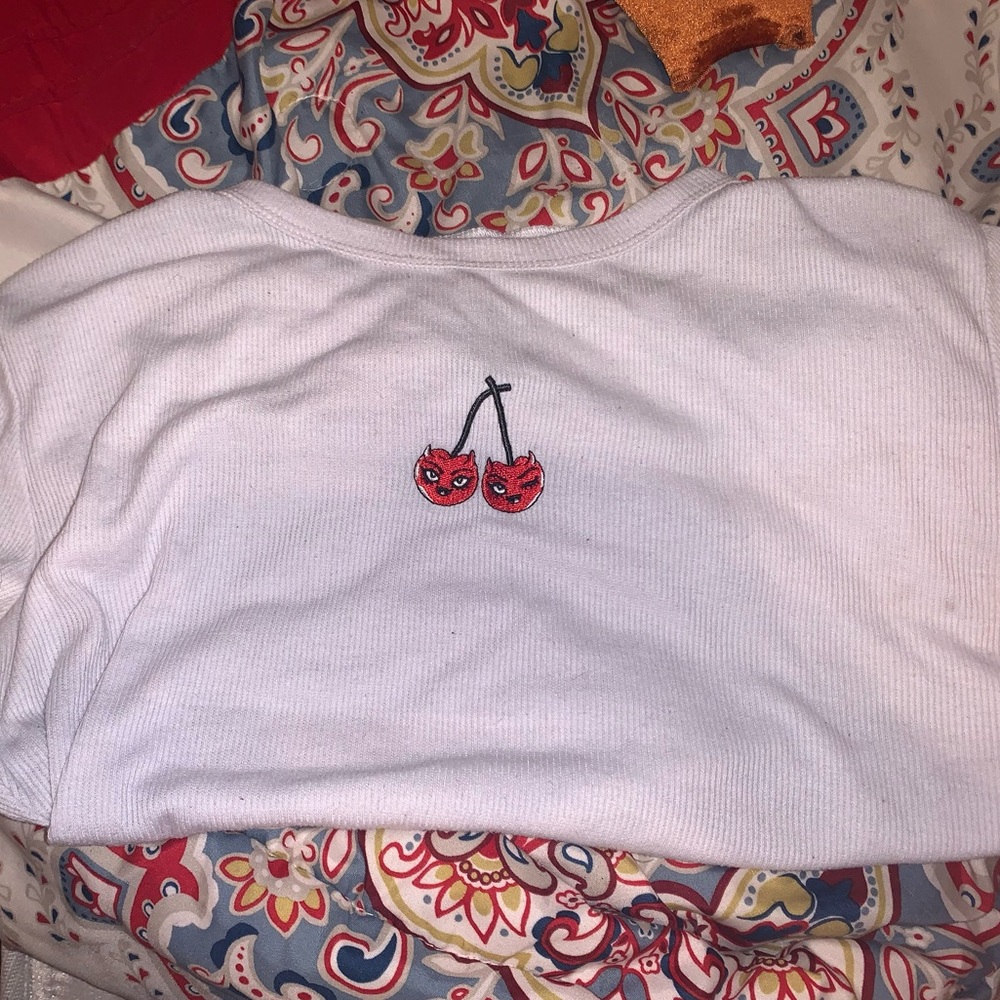 Light purple crop top with cherry 🍒